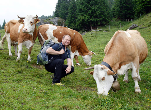 Harry Prünster wandert los. Bild: Sender