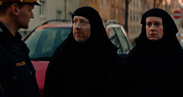 David Oberkogler (Polizist), Simon Schwarz (Harald), Caroline Peters. Bild: Sender / Mona Film / Philipp Schömitz