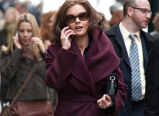 Was treibt die schöne Cathleen Hostetler (Catherine Zeta-Jones) für ein Spiel? Bild: Sender / /Barry Wetcher SMPSP