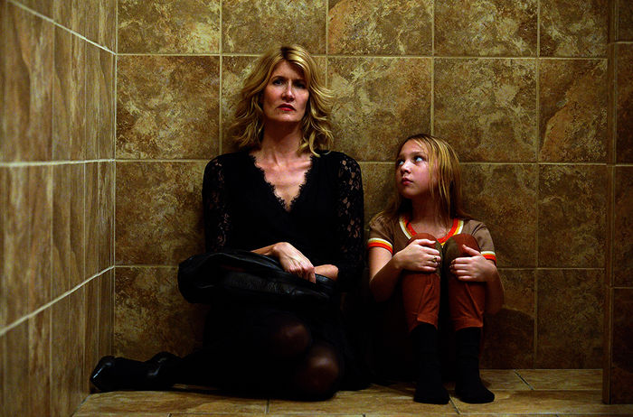 Jennifer heute (Laura Dern) und gestern (Isabelle Nélisse). Bild: Sender / ZDF / ARTE / Kyle Kaplan