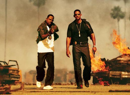 Bad Boys ll: Die beiden Drogenfahnder Mike Lowrey (Will Smith, r.) und Marcus Burnett (Martin Lawrence, l.) jagen den kubanischen Ecstasy-Baron Hector Juan Carlos "Johnny" Tapia quer durch Miami und hinterlassen dabei eine Spur der Verwüstung ... Bild: Sender