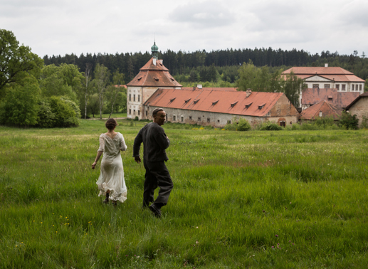 Anna (Henriette Confurius) und Georg von Striesow (Heiner Lauterbach). Bild: Sender / Dusan Martincek, Lukas Zentel
