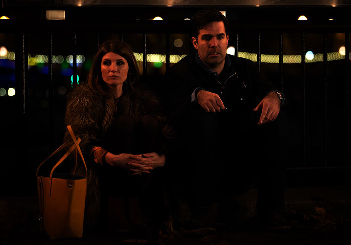 Sharon (Sharon Horgan) ist schwanger. Damit hat niemand gerechnet – auch nicht Rob (Rob Delaney).
Bild: Sender / WDR / Jo Voets