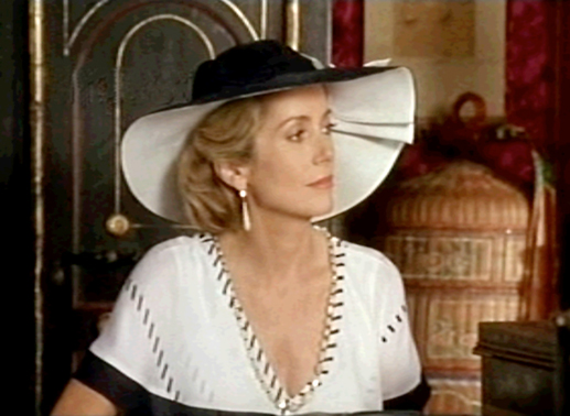 Catherine Deneuve zum 70er