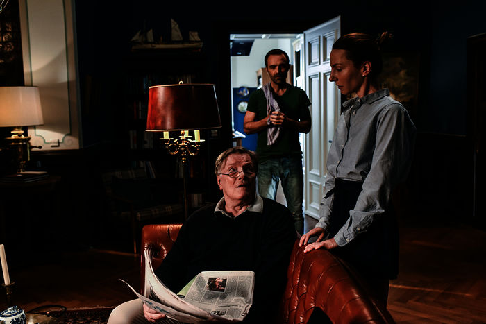 Ernst (Manfred Zapatka), Ivo (Aleksandar Jovanovic), Isabel (Katharina Sch&uuml;ttler). Bild: Sender