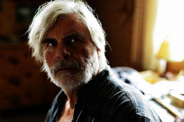 Peter Simonischek in „Bergfried“