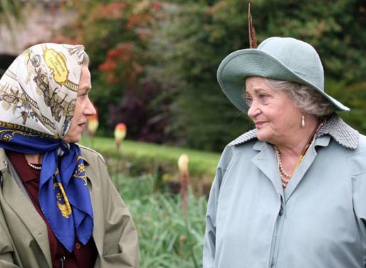 Die Queen (Helen Mirren) berät sich mit ihrer Mutter, Königinmutter Sylvia Sims. Bild: Sender