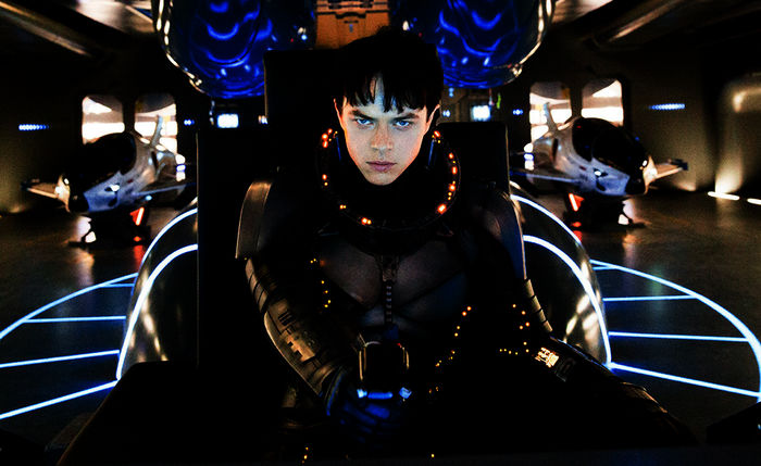 Major Valerian (Dane DeHaan). Bild: Sender / TVNOW / Universum 