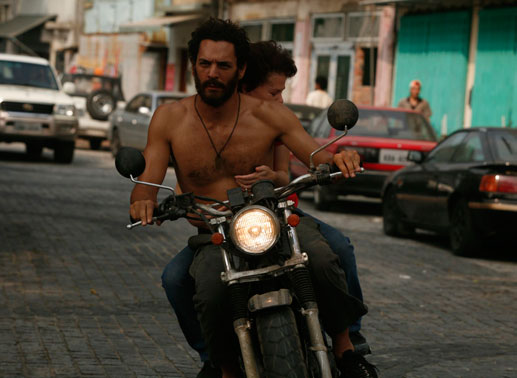 Tomer Sisley ist Largo Winch. Bild: Sender
