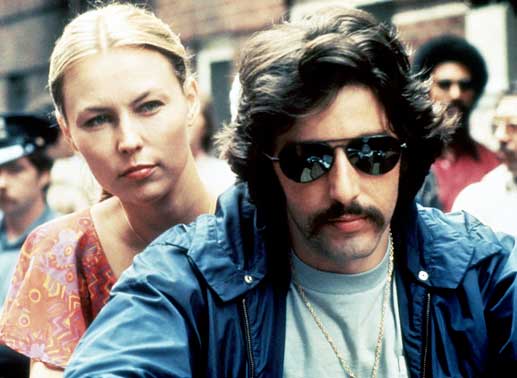 Serpico (Al Pacino) hat eine neue Eroberung gemacht: Leslie (Cornelia Sharpe). Bild: Sender / Studiocanal
