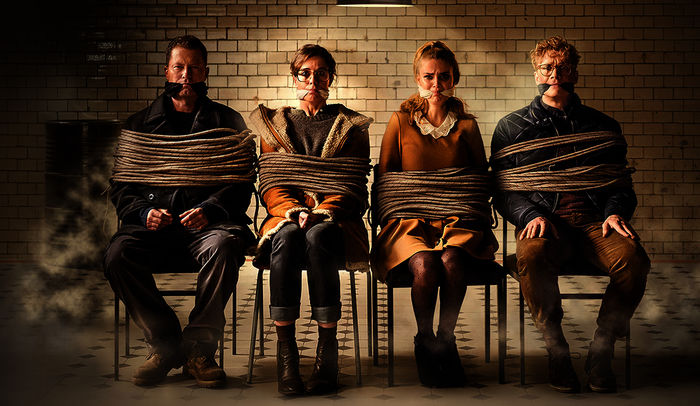 Hot Dog: Til Schweiger (Luke Steiner), Anne Sch&auml;fer (Nicki), Lisa Tomaschewsky (Mascha Butkin), Matthias Schweigh&ouml;fer (Theo Ransoff). Bild: Sender / ORF /Pro7 /  2017 Pantaleon Films GmbH, Barefoot Films GmbH, Erfttal Film & Fernsehproduktion GmbH & Co. KG, Warner Bros. / Stephan Rabold
