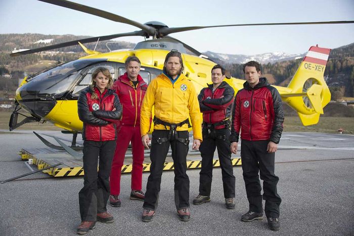Katharina Straßer (Luise Bähr), Michael Dörfler (Robert Lohr), Markus Kofler (Sebastian Ströbel), Tobias Herbrechter (Markus Brandl), Benjamin Marasek (Mirko Lang). Bild: Sender / ZDF / Thomas R. Schumann