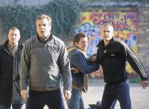  Matt Buckner, Pete Dunham in einer Szene aus &bdquo;Hooligans. Bild: Sender