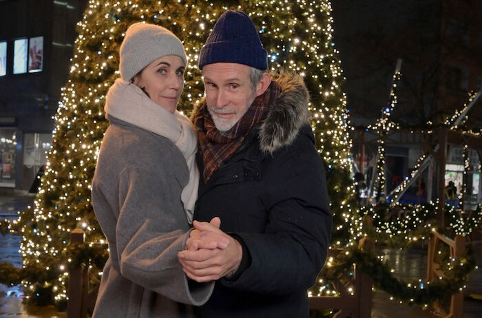 Winterwalzer: Psychiaterin Hanne (Nina Kunzendorf) und Albert (Ulrich Matthes). Bild: Sender / ARD Degeto / Dorothea Tuch