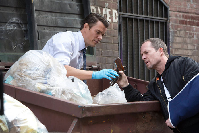 Special Agent Milton Chamberlain (Josh Duhamel, l.) und Detective Russ Agnew (Dean Winters). Bild: Sender