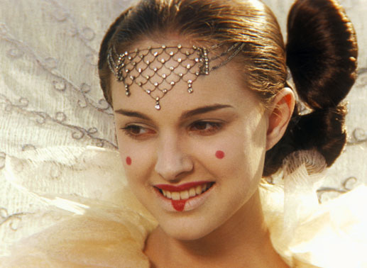 Natalie Portman als Königin Amidala. Star Wars 3D: Episode I - Die dunkle Bedrohung. Bild: Foxfilm