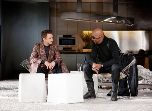 Tony Stark (Robert Downey Jr., li.) und Nick Fury (Samuel L. Jackson). Bild: Sender