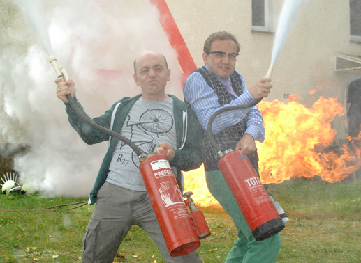 Bernard Hoecker und Wigald Boning bei den Dreharbeiten zu "Nicht nachmachen". Bild: Sender