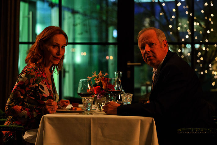 Gundula (Andrea Sawatzki) und Gerald (Axel Milberg) versuchen mit einem Essen ihre angeknackste Ehe zu retten. Bild: Sender