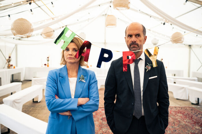 Merz gegen Merz: Erik (Christoph Maria Herbst) und Anne (Annette Frier) m&uuml;ssen sich nach ihrer Trennung noch &ouml;fter sehen, als ihnen lieb ist. Bild: Sender / ZDF / Martin Valentin Menke. 