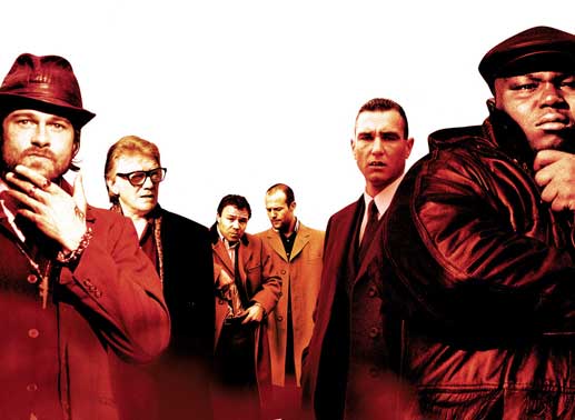 Mickey (Brad Pitt), Brick Top (Alan Ford), Tommy (Stephen Graham), Turkish (Jason Statham), Bullet Tooth Tony (Vinnie Jones) und Tyrone (Ade) ... Bild: Sender / Sony Pictures