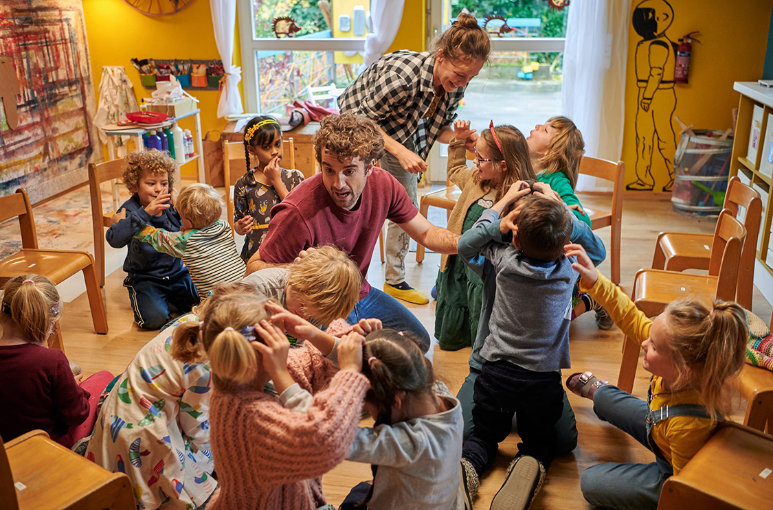 Neu in der ARD-Mediathek, mit AD und UT: Das Leben ist kein Kindergarten