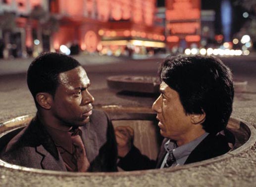 Als bewährtes Team jagen Detective James Carter (Chris Tucker, l.) und Inspektor Lee (Jackie Chan) den Mafiosi auf eigene Faust quer durch Hongkong hinterher. Bild: Sender