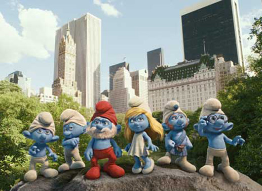 Clumsy, Muffi, Papa Schlumpf, Schlumpfine, McTapfer und Schlaubi im New Yorker Central Park. Bild: Sony Pictures