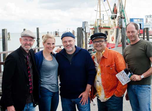 Oliver Schmitz (Regisseur), Tanja Wedhorn (Katharina Reiff), Jan-Gregor Kremp (Thies Quedens), Frank Auerbach (Malte Rampp), Christoph Chassée (Kamera). Bild: Sender